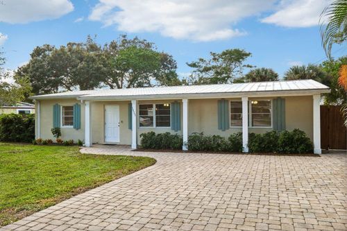 1455 15th Ave, Vero Beach, FL, 32960-3766 | Card Image