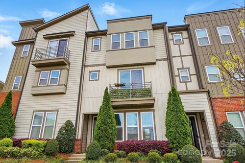 3216 Moss Ln, Charlotte, NC, 28206-2191 | Card Image