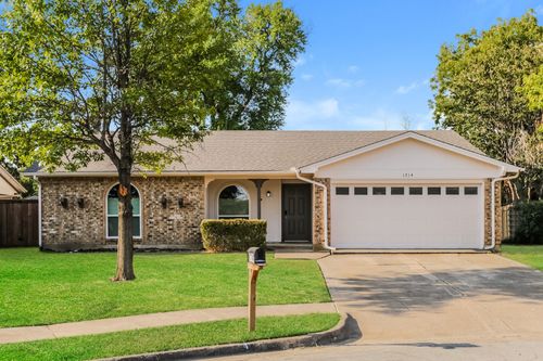 1714 Yorktown Dr, Arlington, TX, 76014-2535 | Card Image