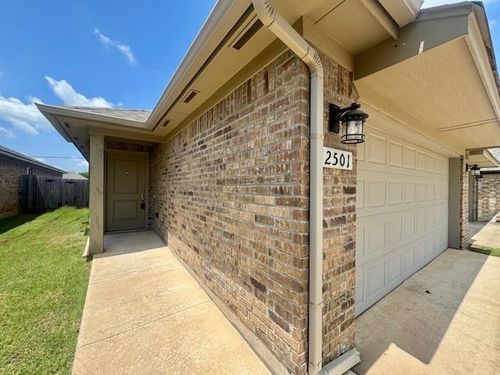 2501 Northcreek Ln, Oklahoma City, OK, 73128-4970 | Card Image