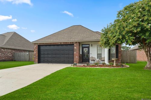40463 Fox Run Dr, Gonzales, LA, 70737-0712 | Card Image