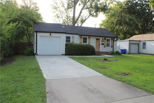 7609 Foster St, Overland Park, KS, 66204-2939 | Card Image