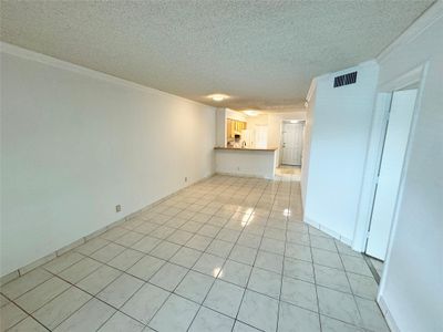 201 - 2216 N Cypress Bend Dr, Condo with 2 bedrooms, 2 bathrooms and null parking in Pompano Beach FL | Image 3