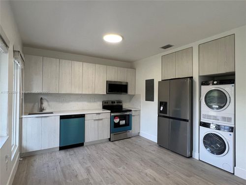 b-246 Nw 49th St, Miami, FL, 33127-2143 | Card Image