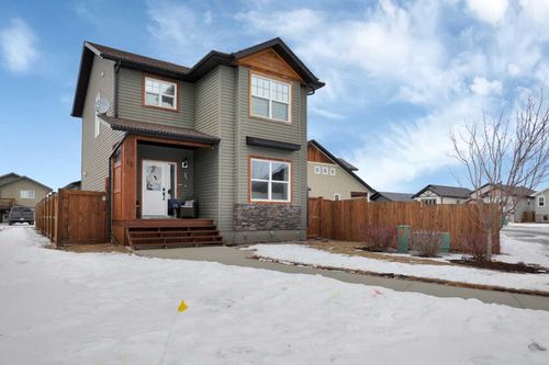 16 Richfield Cres, Sylvan Lake, AB, T4S0L1 | Card Image
