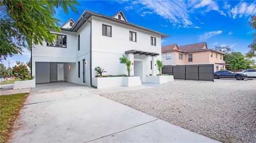 9002-9002 Somerset Ln, BONITA SPRINGS, FL, 34135-3528 | Card Image