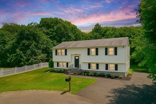6 Theresa Rd, Woburn, MA, 01801-4457 | Card Image