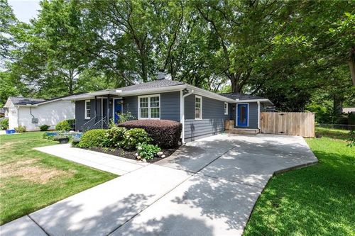 957 Sharon Cir Se, Smyrna, GA, 30080-4238 | Card Image