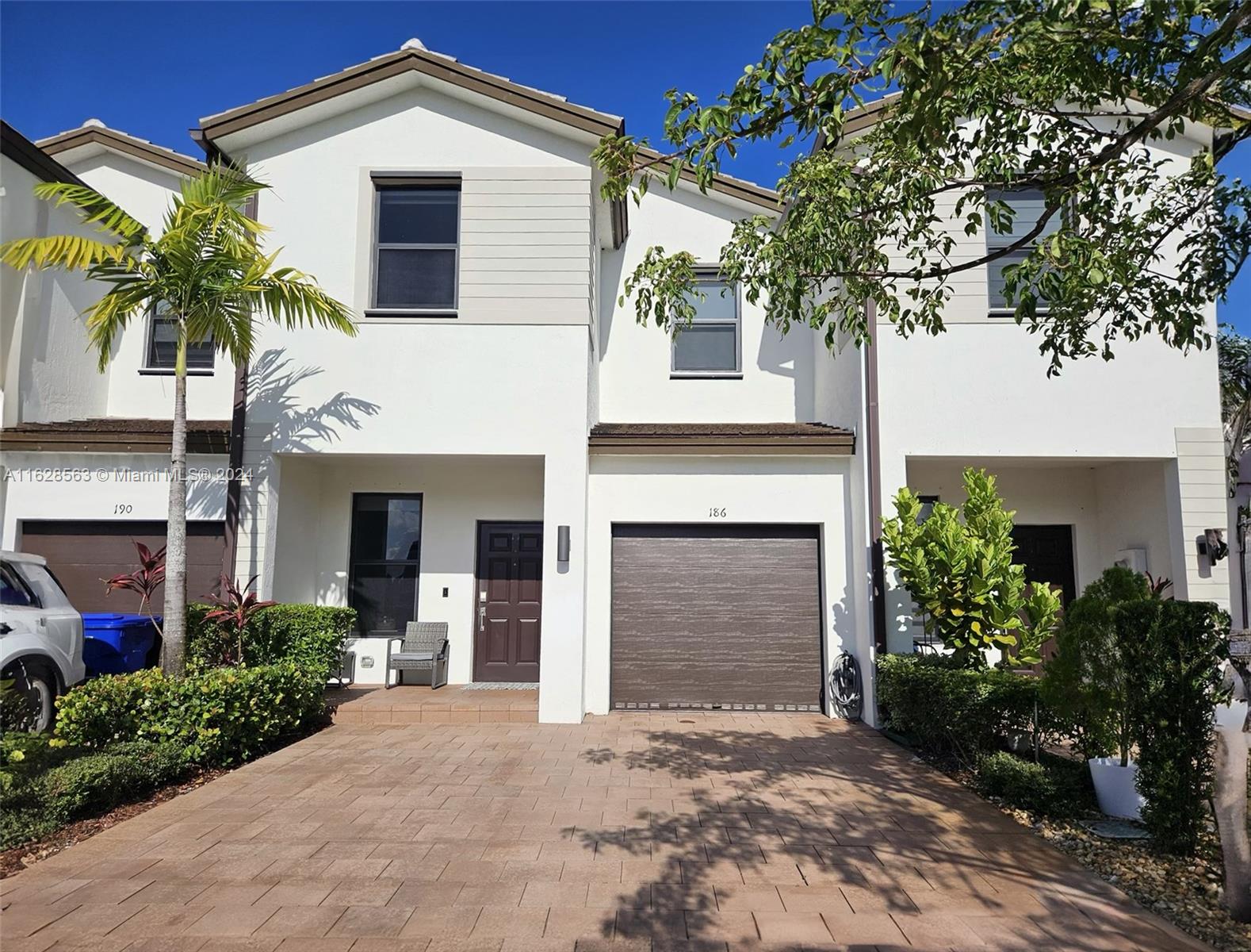185th Ter, Pembroke Pines, FL 33029