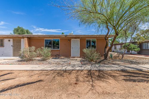 3913 S Queen Palm Dr, Tucson, AZ, 85730-3923 | Card Image