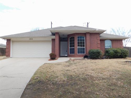 3919 Canton Ct, Denton, TX, 76208-7570 | Card Image
