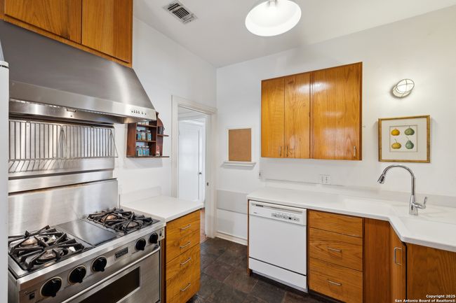 124 Castano Ave, House other with 3 bedrooms, 3 bathrooms and null parking in Alamo Heights TX | Image 13