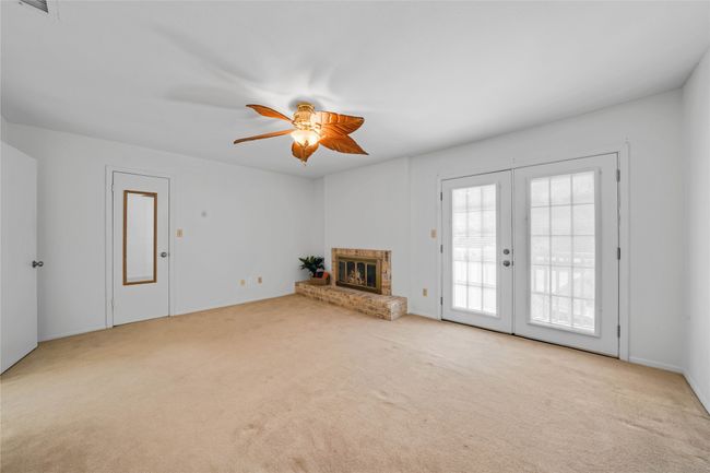 9818 Amberton Pkwy, Townhouse with 3 bedrooms, 3 bathrooms and null parking in Dallas TX | Image 19