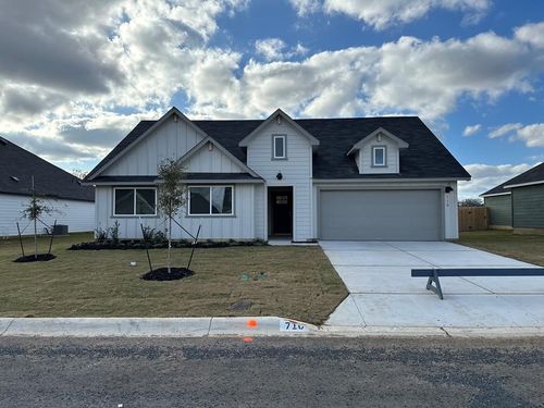 710 Tranquility Ln, Fredericksburg, TX, 78624-4669 | Card Image