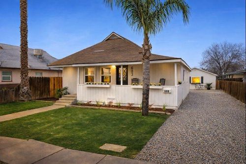 683 E Polk St, Coalinga, CA, 93210-2301 | Card Image