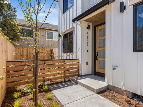 10-5187 Se 28th Ave, Portland, OR, 97202-4504 | Card Image