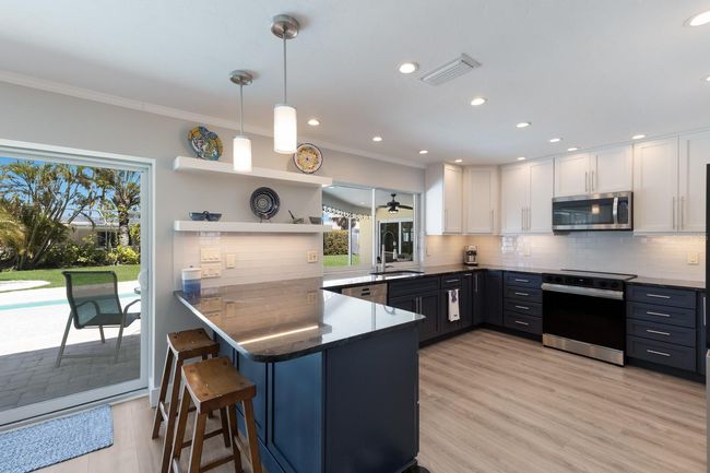 508 70 Th St, House other with 3 bedrooms, 2 bathrooms and null parking in HOLMES BEACH FL | Image 10
