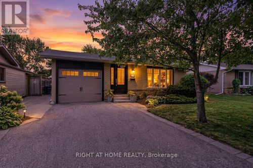 1432 Dewbourne Cres, Burlington, ON, L7M1E7 | Card Image