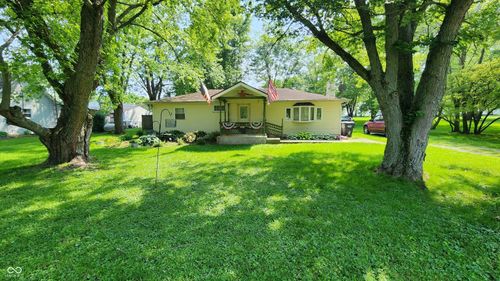 8201 S Burlington Dr, Muncie, IN, 47302-9618 | Card Image