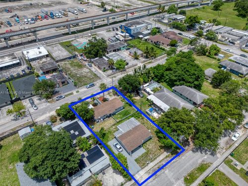 3051 Nw 77th St, Miami, FL, 33147-5428 | Card Image