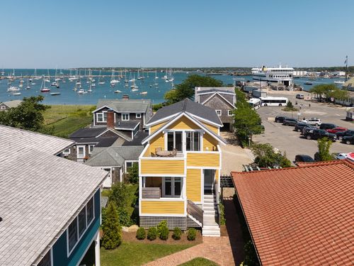 7-26 Union St, Vineyard Haven, MA, 02568-5472 | Card Image