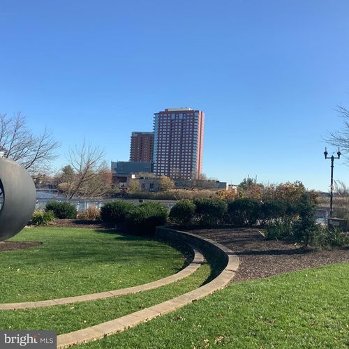 apt-2005-105 Christina Landing Dr, WILMINGTON, DE, 19801-5280 | Card Image