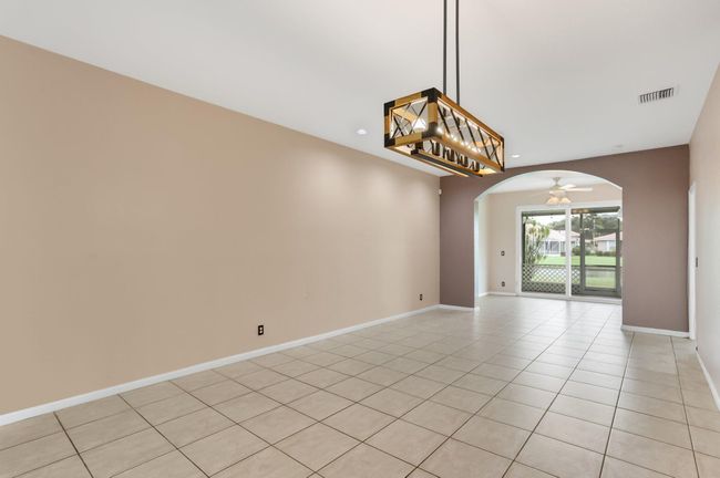 5779 Island Reach Ln, Condo with 3 bedrooms, 2 bathrooms and null parking in Boynton Beach FL | Image 8
