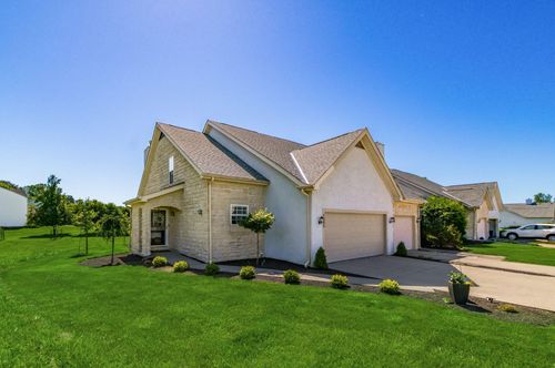 1045 Village Dr, Delaware, OH, 43015-3090 | Card Image