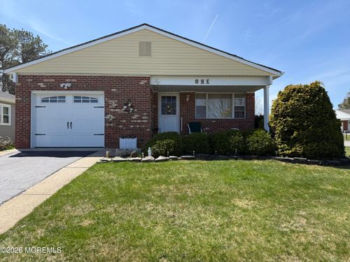 1 Claremont St, Toms River, NJ, 08757-6109 | Card Image
