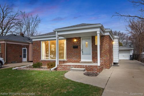 14060 Elgin St, Oak Park, MI, 48237-1118 | Card Image