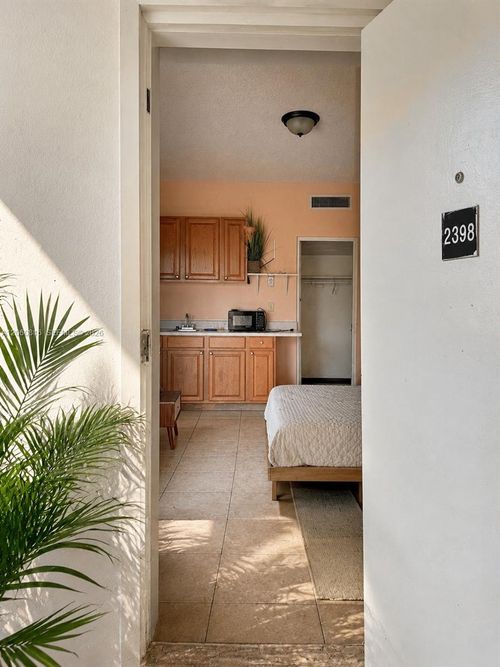 2398-26 Diplomat Parkway, Hallandale Beach, FL, 33009 | Card Image
