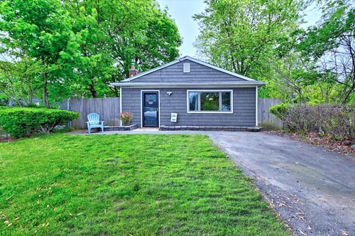 80 Saint Anns Ave, Copiague, NY, 11726-4814 | Card Image