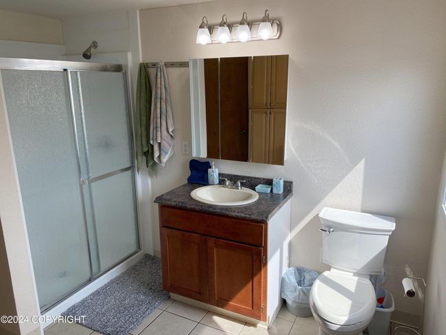Upstairs Bathroom position 1 | Image 38