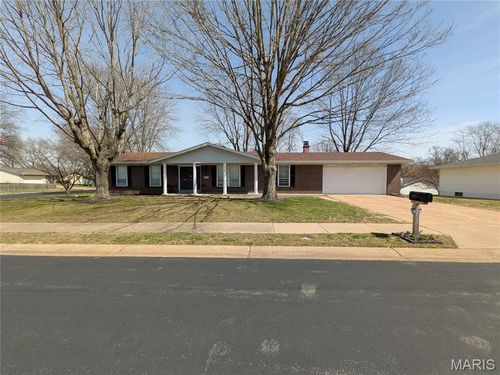 2824 Olde Greenwich Drive, St Charles, MO, 63301 | Card Image