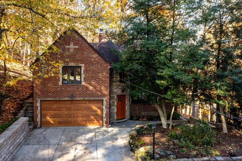 18500 Edgewood Dr, Rocky River, OH, 44116-2827 | Card Image