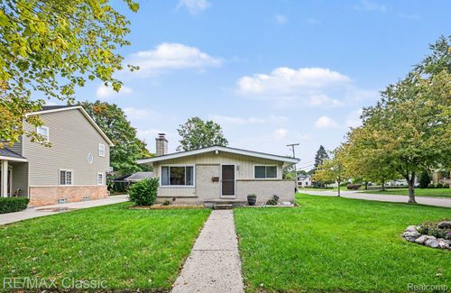 43798 Dorisa Ct, Northville, MI, 48167-2747 | Card Image