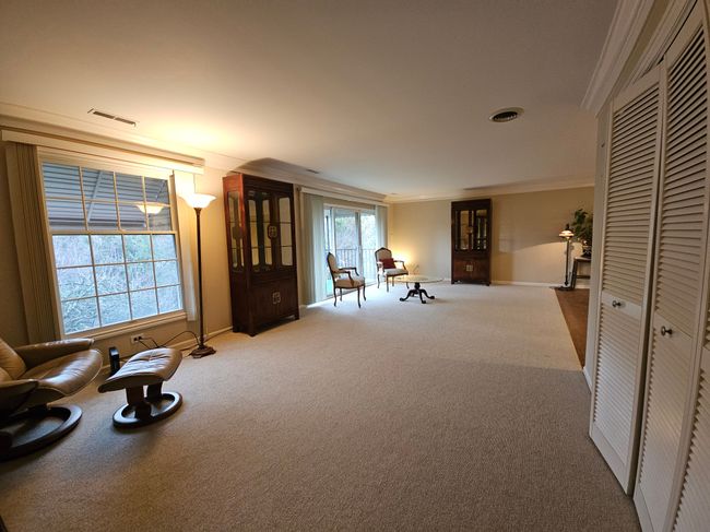 Living Room pic 1 | Image 9
