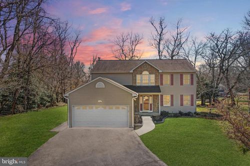 5 Mary Ct, East Windsor, NJ, 08512-3052 | Card Image