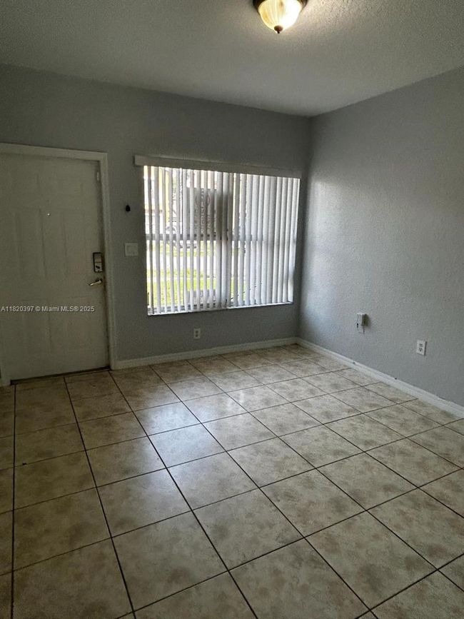 865 - 865 Sw 6 Th Ct, Townhouse with 3 bedrooms, 3 bathrooms and null parking in Florida City FL | Image 4