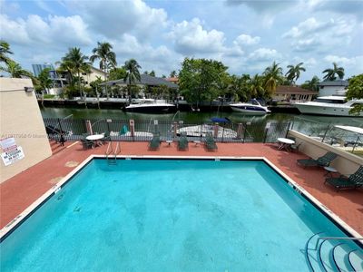 302 - 2903 N Miami Beach Blvd, Condo with 1 bedrooms, 1 bathrooms and null parking in North Miami Beach FL | Image 2