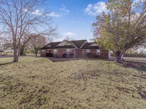 2201 W Main St, Henryetta, OK, 74437-3906 | Card Image