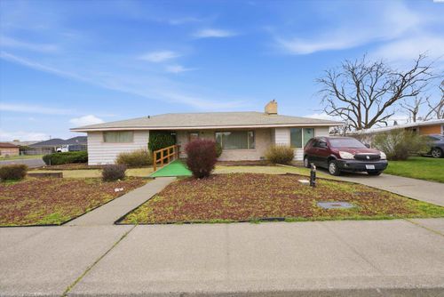 1704 W Brown St, Pasco, WA, 99301 | Card Image