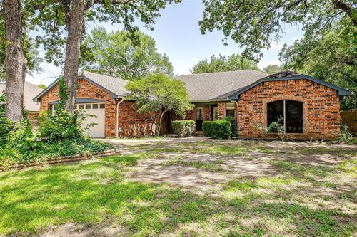 6824 Ridgewood Dr, North Richland Hills, TX, 76182-7638 | Card Image