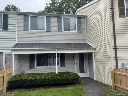 216 Hill Rise, Riverhead, NY, 11933 | Card Image