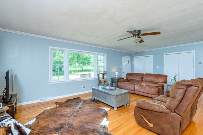 9433 Legend Dr, House other with 3 bedrooms, 1 bathrooms and 1 parking in Glade Spring VA | Image 9
