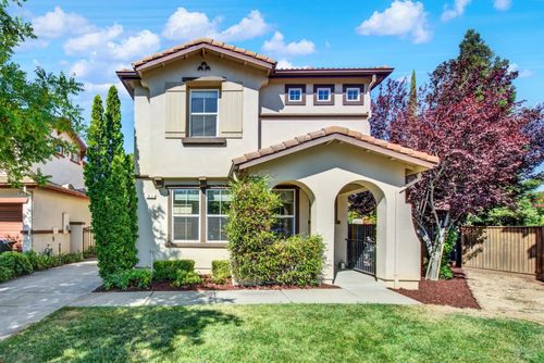 911 Walden Ct, Fairfield, CA, 94533-9523 | Card Image