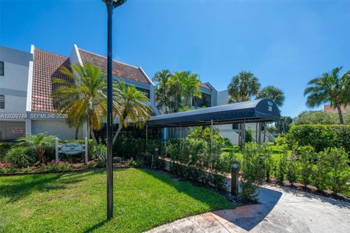 101-200 Lakeview Dr, Weston, FL, 33326-1009 | Card Image