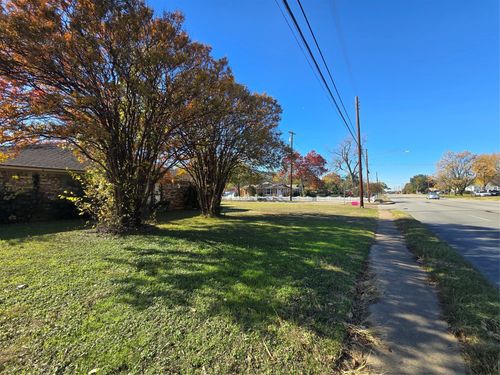 222-222 W Shady Grove Rd, Irving, TX, 75060-5965 | Card Image