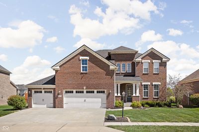 2697 E High Grove Circle, House other with 5 bedrooms, 5 bathrooms and null parking in Zionsville IN | Image 1