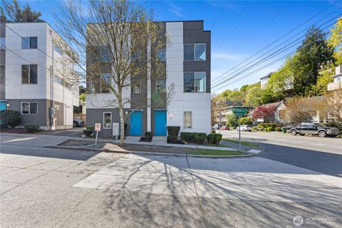 701 Mcgraw St, Seattle, WA, 98109-2242 | Card Image